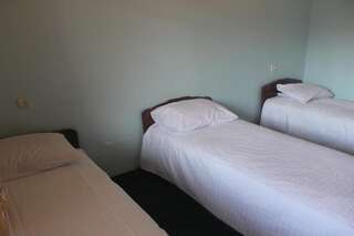 Хостелы Canal Hostel Шеки Односпальная кровать в общем мужском номере-1
