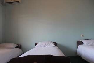 Хостелы Canal Hostel Шеки Односпальная кровать в общем мужском номере-10